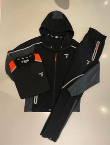 GRIID tracksuit + t-shirt