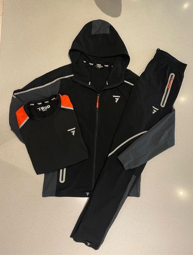 GRIID tracksuit + t-shirt