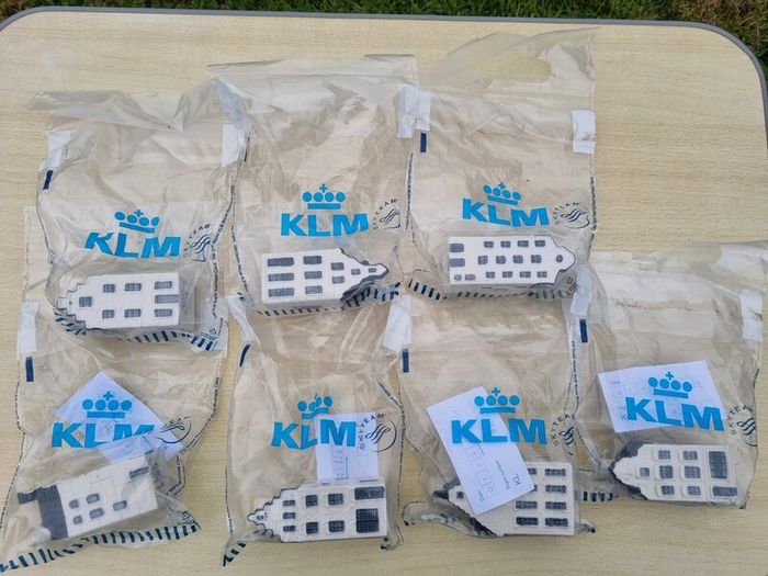 Collection of 7 porcelain miniature KLM Delft Blue houses