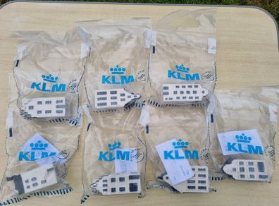 Collection of 7 porcelain miniature KLM Delft Blue houses
