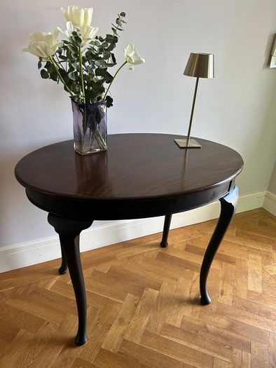 End table / hall table