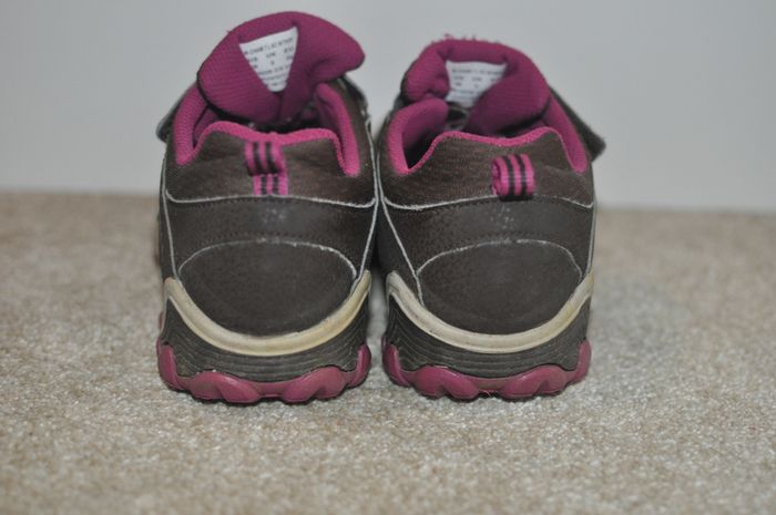 MERRELL waterproof outdoor shoes girls trainers size EUR 35, UK 3
