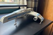 Star Wars E Wing with action figures