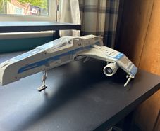 Star Wars E Wing with action figures