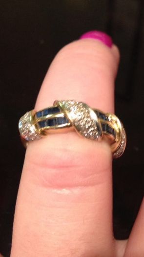 Sapphire and diamond 18k gold ring