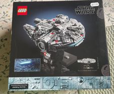 Lego Millennium Falcon 25 Year Anniversary Edition 75375