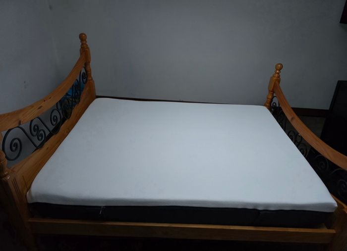 King size bed and Emma mattress