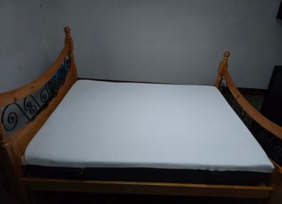 King size bed and Emma mattress