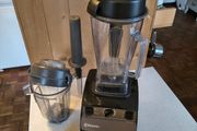 Vitamix VM0109 with 2 Jars!