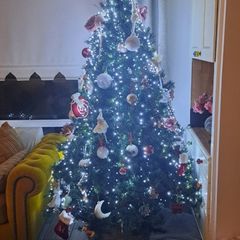 Christmas Tree 7foot with bag of decorations