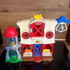 Fisher-Price Little People Playset Caring for Animals Farm