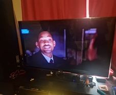 samsung smart tv  46 inch 4k works perfectly