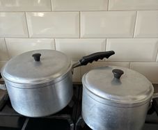 2 Pots