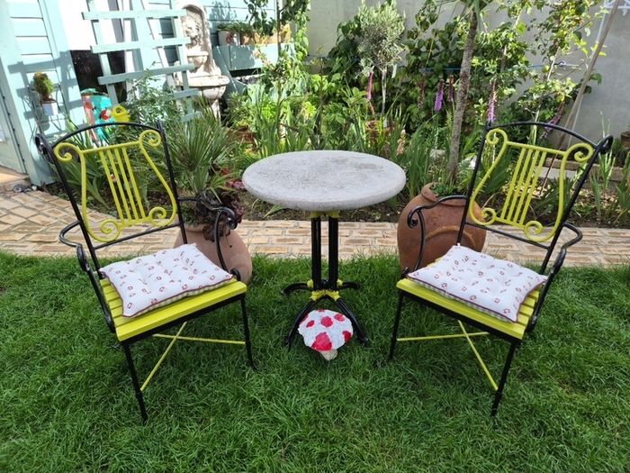 Bistro set Forged Garden Chairs  Cast iron table very heavy furniture patio decking steel home house  cottage benchs gift present new sea shels furniture pots statue  table and chairs seat