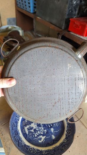 Vintage decorative plates