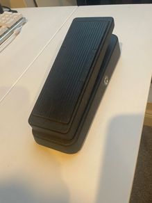 dunlop cry baby wah pedal