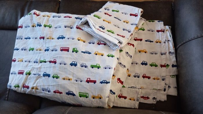 Bed Duvet Covers, Pillows, and Sheets