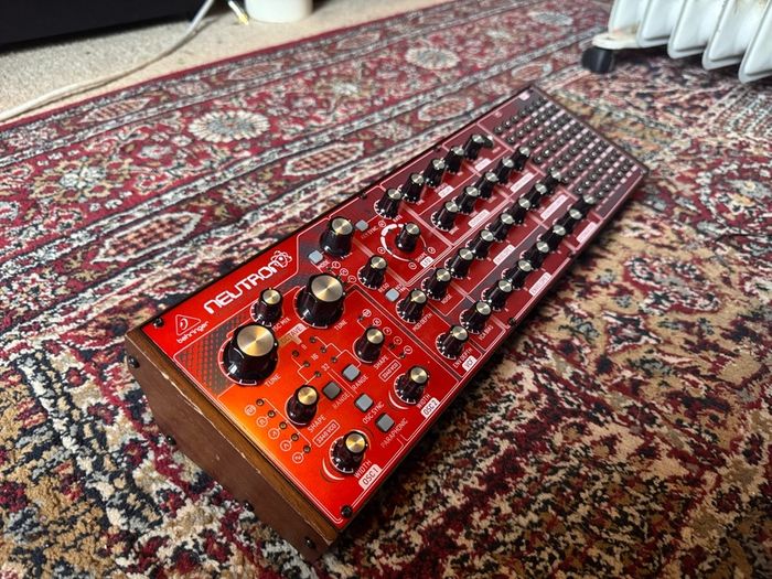 Behringer Neutron