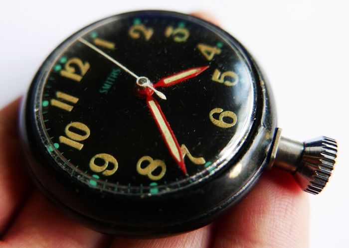 Vintage Hand Wind Smiths Motor Car Watch Clock (in working order)