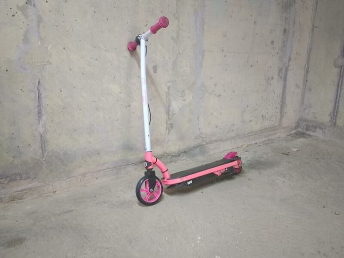 Go Skitz VS100 Electric Scooter