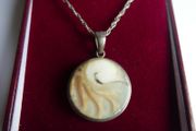 Vintage  Sterling Silver 925 Mother of Pearl Pendant on Chain - Unique Mother of Pearl Pendant length 18" - 15,9g
