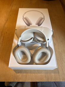 AirPod Max Starlight with Apple Receipt