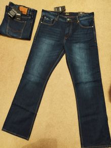2 x Relaxed Bootcut Diesel Jeans 34/34