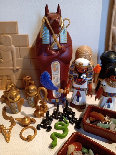 Playmobil Egyptian Pyramid 4240 Figures and Accessories Only 2008