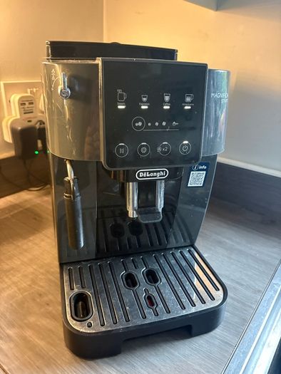 Delonghi Magnifica Coffee Machine