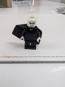 100% Lego Harry Potter Lord Voldemort Minifigure with Black Cape "MINT"