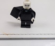 100% Lego Harry Potter Lord Voldemort Minifigure with Black Cape "MINT"