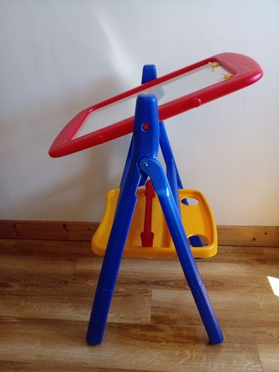 Crayola Qwikflip 2-Sided Easel