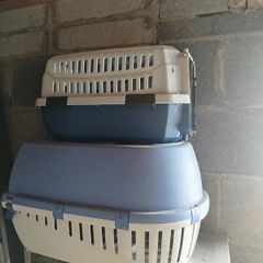 Cat or small dog carrier / crates