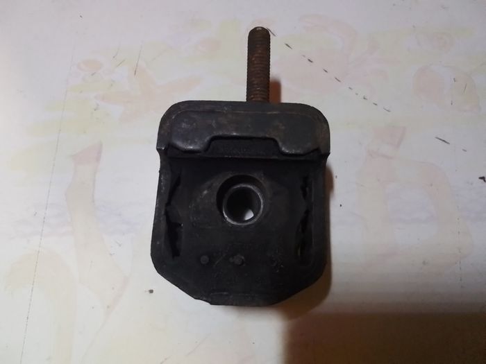 Ford Fiesta Mk1 Engine Mount.