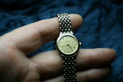 Glycine Gold Ladies Bracelet Watch SWISS Made fresh battery works fine