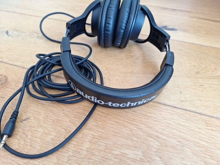 Audio Technica ATH-M20x headphones