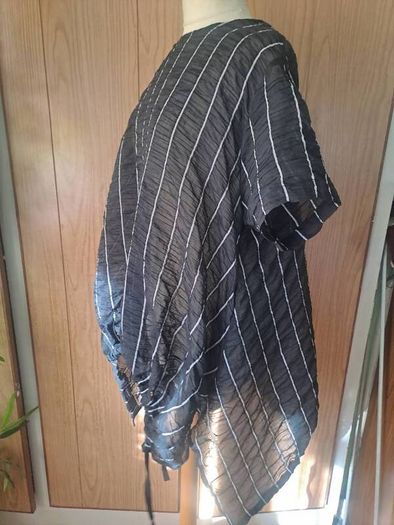 Wendy Trendy asymmetric tunic top