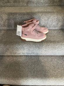 Girls boots, brand new, size 2