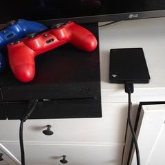 PS4 , 2 controllers, external hard drive