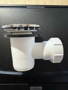 1 1/2" shower waste trap