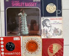Cliff Richard, Dean Martin, Shirley Bassey, The Tremeloes and New World bundle