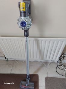 Dyson V6 Cordless Vacuum Cleaner, working fine, comes with charger