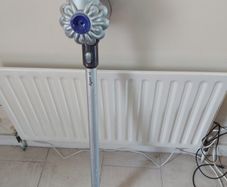 Dyson V6 Cordless Vacuum Cleaner, working fine, comes with charger