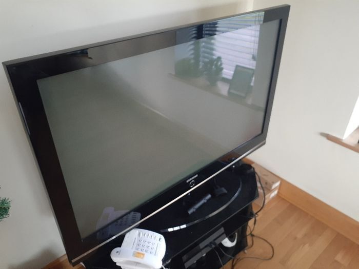 50" Samsung TV