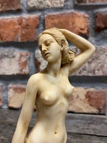 figurine