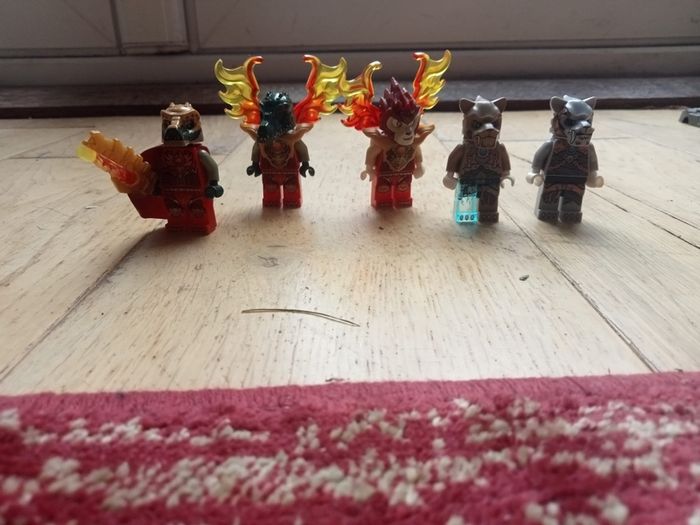 Lego Legends of Chima King Crominus rescue.
