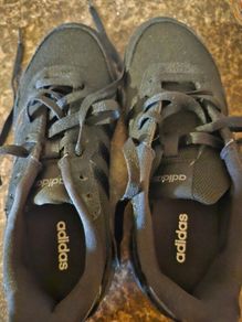Adidas black size 5 never worn