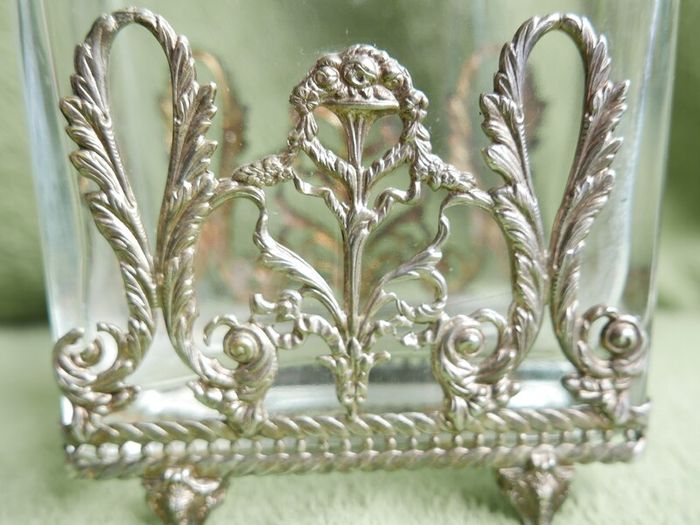 Antique Sterling Silver Handcrafted Square Container With Leaf Applique (glass Slightly Chipped)
