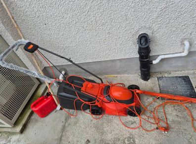 electric lawnmoore