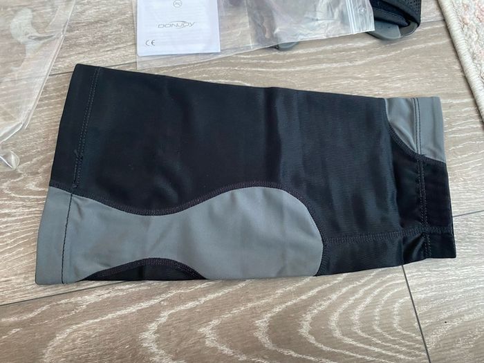 2 Profesional Knee Braces Both Perfect condition , Price for Both